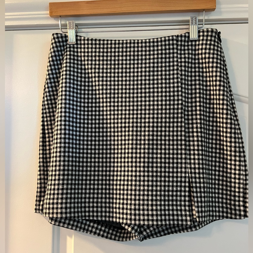 cabi gingham skort. Size 4.